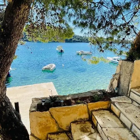 Cosy On The Private - Karbuni Korcula Daire Prižba