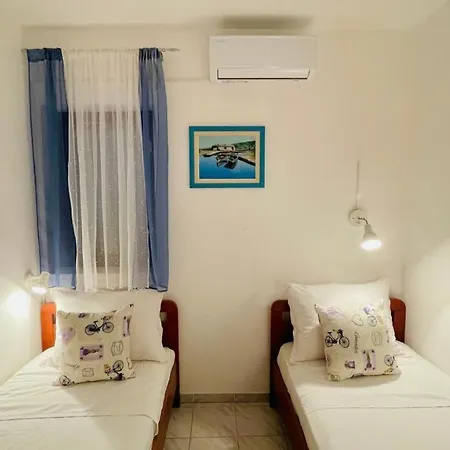 Cosy On The Private - Karbuni Korcula Daire Prižba